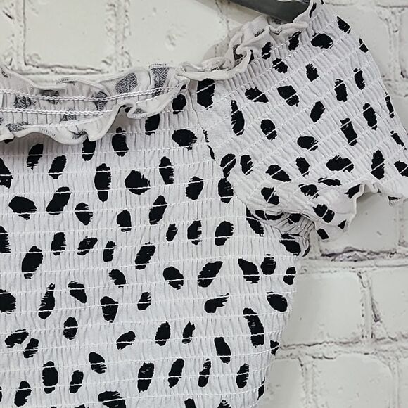 BAR III Women's Black & White Animal Printed Off-The-shoulder Smocked Fitted Top - Picture 5 of 10